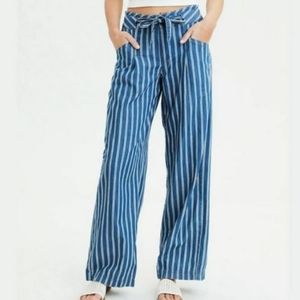 American Eagle Women's Stripe Wide Leg White Blue Pants Size 16